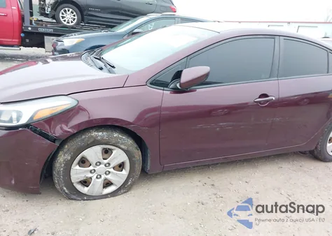 2017 Kia Forte Lx z USA, uszkodzony, nr VIN 3KPFK4A75HE053299